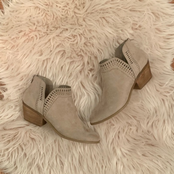 Carlos Santana Shoes - NWOB Carlos Santana Booties
